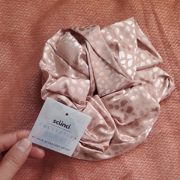 scunci Accessories - Scunci Collection Pink/Mauve Leopard Hair XL Scrunchie